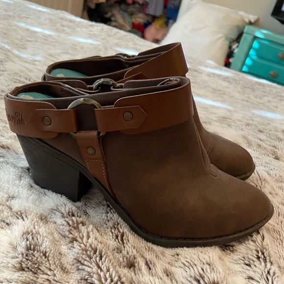 Blowfish Shoes - Blowfish Boots 🤎 Size 6